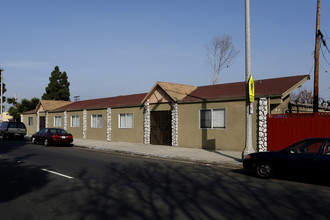 2260 Santa Fe Ave in Long Beach, CA - Building Photo - Building Photo