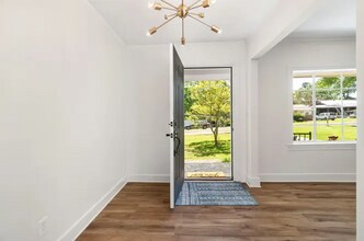 807 Crestview Dr in Hattiesburg, MS - Foto de edificio - Building Photo