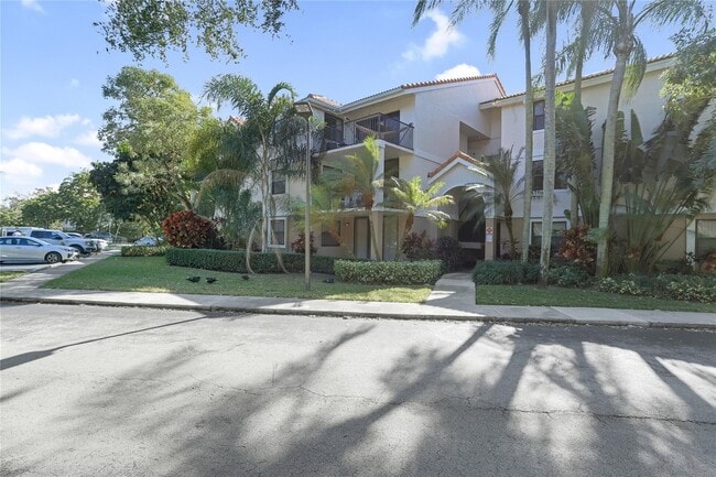 10131 W Sunrise Blvd, Unit 306 in Plantation, FL - Building Photo - Building Photo