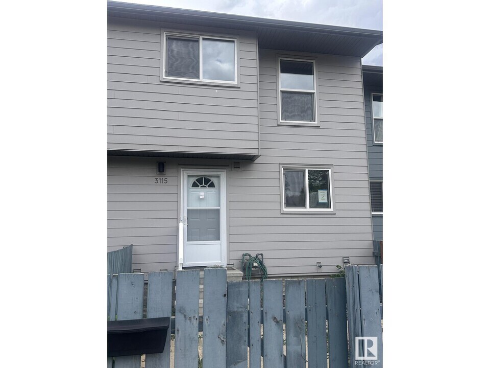 3115-3144 144 Ave NW in Edmonton, AB - Building Photo