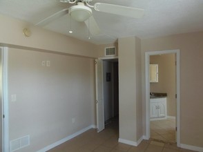 Caribbean Apartments in Madeira Beach, FL - Building Photo - Building Photo