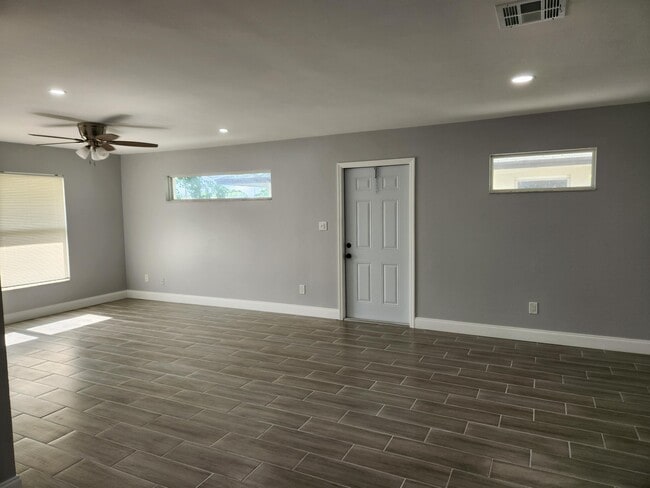 525 Putnam Rd-Unit -3 in West Palm Beach, FL - Building Photo - Building Photo