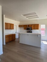 13254 Sandia Cir in Victorville, CA - Building Photo