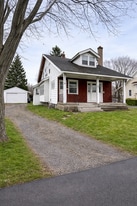 211 Russell Ave, Unit second unit in Liverpool, NY - Building Photo