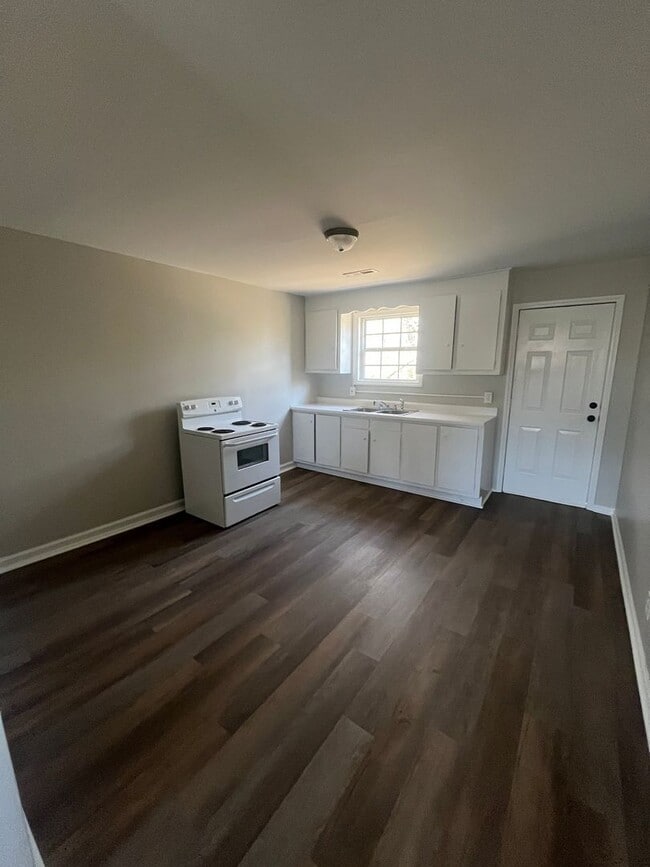 731 S Main St in Woodruff, SC - Building Photo - Building Photo