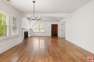 521 Westbourne Dr in West Hollywood, CA - Building Photo - Building Photo