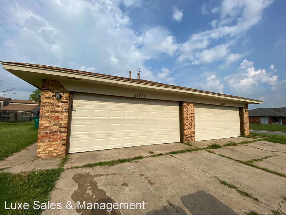 11721 N Francis Ave in Oklahoma City, OK - Foto de edificio