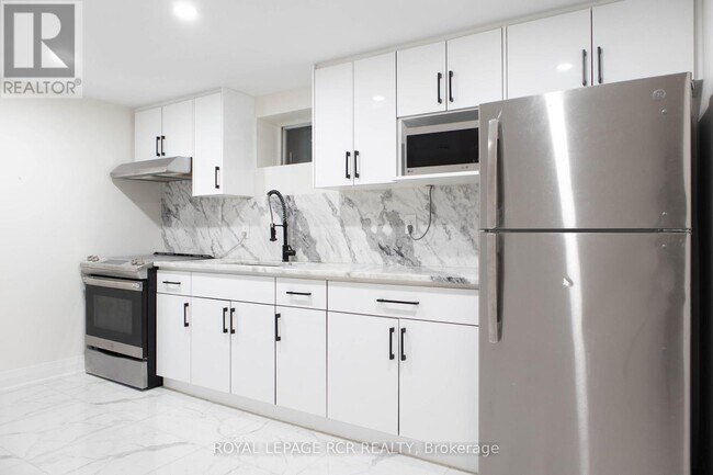 36 Electro Rd in Toronto, ON - Building Photo - Building Photo