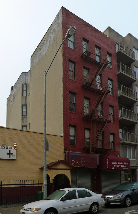 172 E 112th St in New York, NY - Building Photo