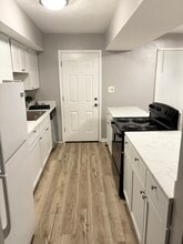 226-226 N Birchwood Dr in Muncie, IN - Building Photo - Building Photo