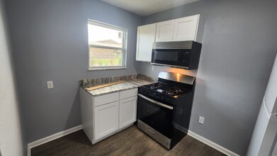 219 Leon St-Unit -2 in Broussard, LA - Building Photo - Building Photo