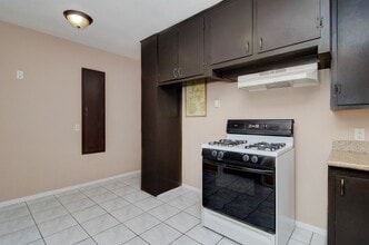 1958 Dawson Ave in Signal Hill, CA - Building Photo - Building Photo