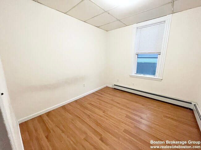 1572 Tremont St, Unit 1 in Boston, MA - Building Photo - Building Photo