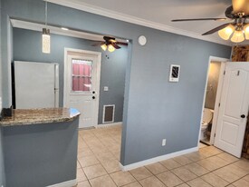 717 S Pine St in Escondido, CA - Building Photo