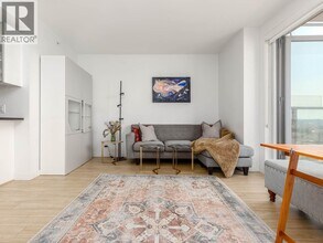 983 E Hastings St in Vancouver, BC - Building Photo - Building Photo