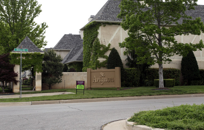 Avignon Town Homes in Tulsa, OK - Building Photo - Building Photo