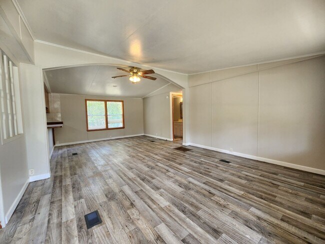 9150 SE 197th Ave in Ocklawaha, FL - Building Photo - Building Photo