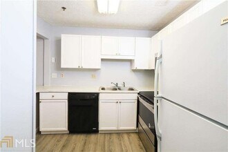 225 Bentley Pl in Tucker, GA - Building Photo - Building Photo