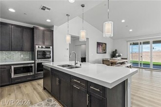 408 Dalton Crst Ave in Henderson, NV - Building Photo - Building Photo