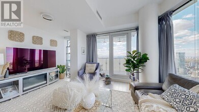 197 Yonge St in Toronto, ON - Building Photo - Building Photo