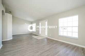 130 NE 11th Terrace in Cape Coral, FL - Foto de edificio - Building Photo