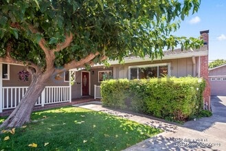 119 Calado Ave in Campbell, CA - Building Photo - Building Photo