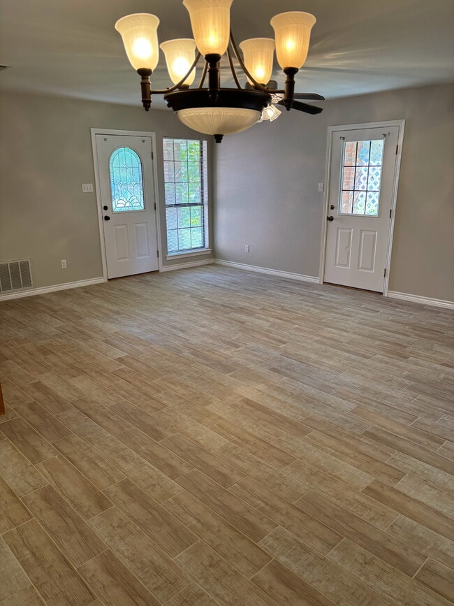 203 Bluebonnet St in Stephenville, TX - Building Photo - Building Photo