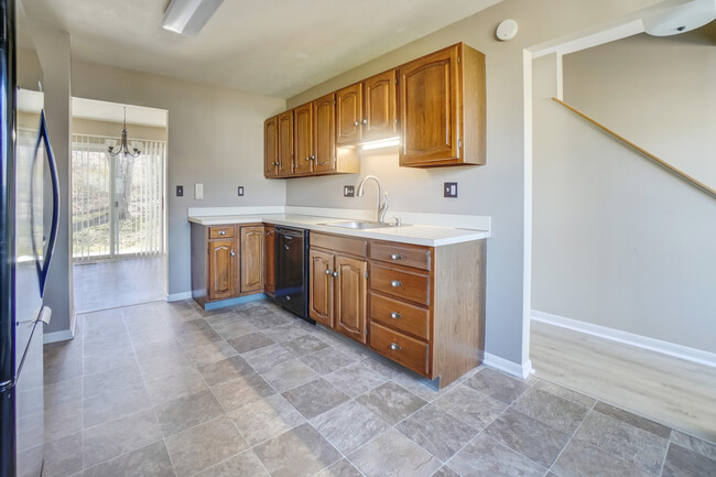 165 Pheasant Ln in Branford, CT - Building Photo - Building Photo