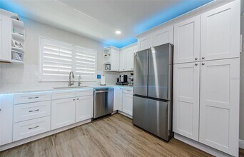 2174 Scotland Dr in Clearwater, FL - Building Photo - Building Photo