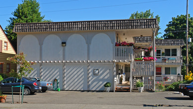 Villa Dene Apartments in Tacoma, WA - Building Photo - Building Photo