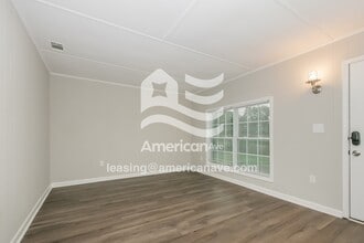 129 Royal Ct in Lagrange, GA - Building Photo - Building Photo