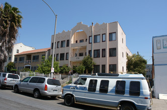 250 S Catalina St in Los Angeles, CA - Building Photo - Building Photo