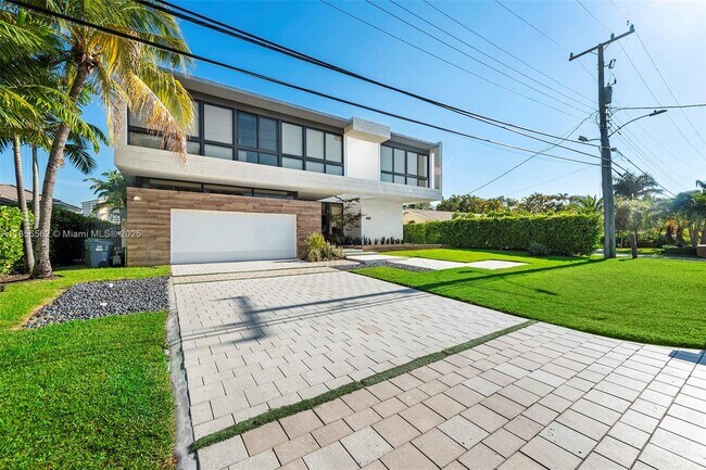 418 Sunset Dr in Hallandale Beach, FL - Building Photo - Building Photo
