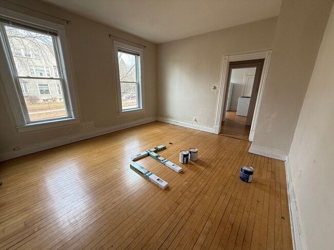 1823 E Bradford Ave, Unit Lower in Milwaukee, WI - Foto de edificio - Building Photo