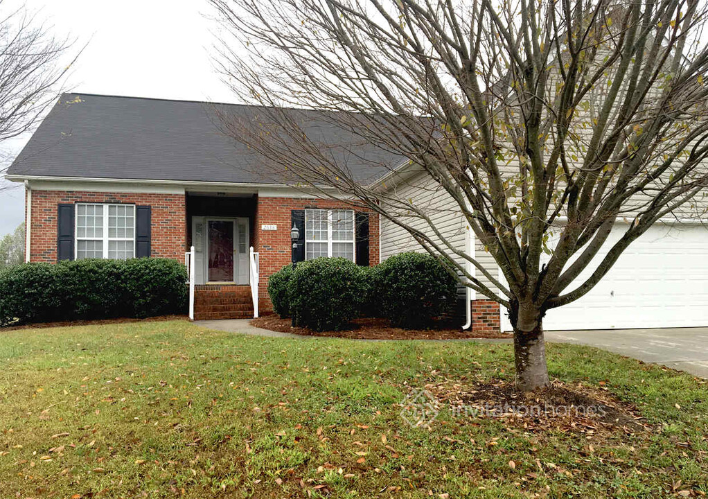 2638 Dallas Dr in Winston-Salem, NC - Building Photo