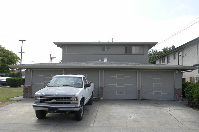 20139-20141 Hathaway Ave in Hayward, CA - Building Photo - Building Photo