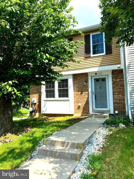1772 Springfield Ln in Frederick, MD - Building Photo