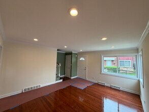 140 E Northwest Hwy in Des Plaines, IL - Building Photo - Building Photo