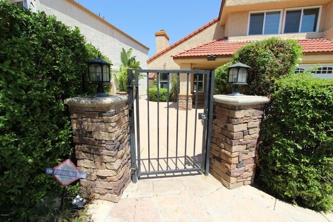 15329 Bambi Ct in Moorpark, CA - Foto de edificio - Building Photo