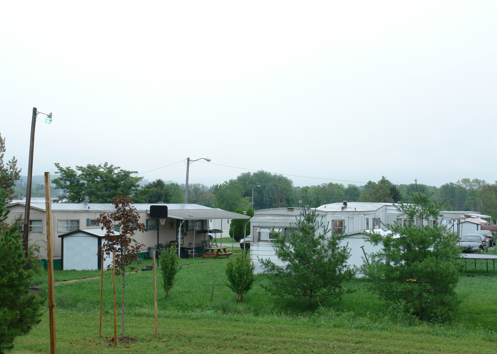 Camelot Estates in Mill Hall, PA - Building Photo