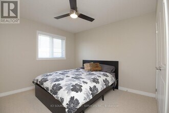 63 Dunrobin Ln in Grimsby, ON - Building Photo - Building Photo
