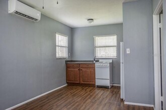 335 W Minnesota Ave in DeLand, FL - Building Photo - Building Photo