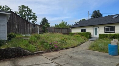 667 Plum St in Novato, CA - Building Photo - Building Photo