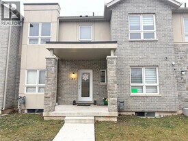 65 Old School Trl in Welland, ON - Building Photo