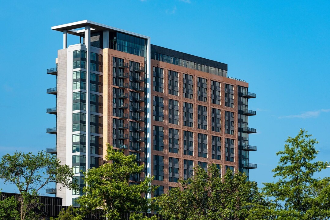 The Point at Eisenhower Square in Alexandria, VA - Building Photo