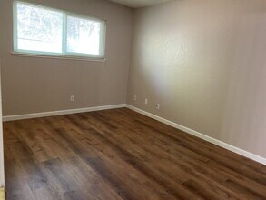3832 Westporter Dr in Sacramento, CA - Foto de edificio - Building Photo