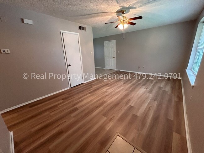 95 Neal St in Greenwood, AR - Building Photo - Building Photo