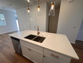 17592 Northlake Grv Dr in Oakland, FL - Building Photo - Building Photo