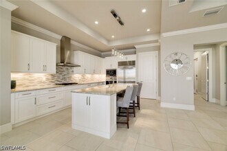 11022 Via Tuscany Ln in Miromar Lakes, FL - Foto de edificio - Building Photo