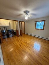 33 Lafayette St, Unit 2 in Arlington, MA - Building Photo - Building Photo